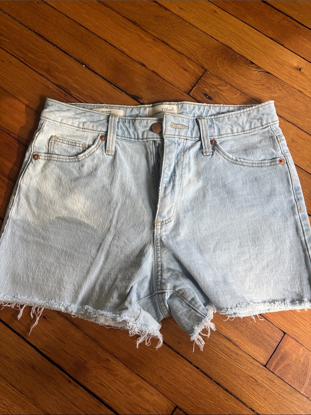 Universal  Thread Light Wash Denim Cutoff Shorts  NWOT